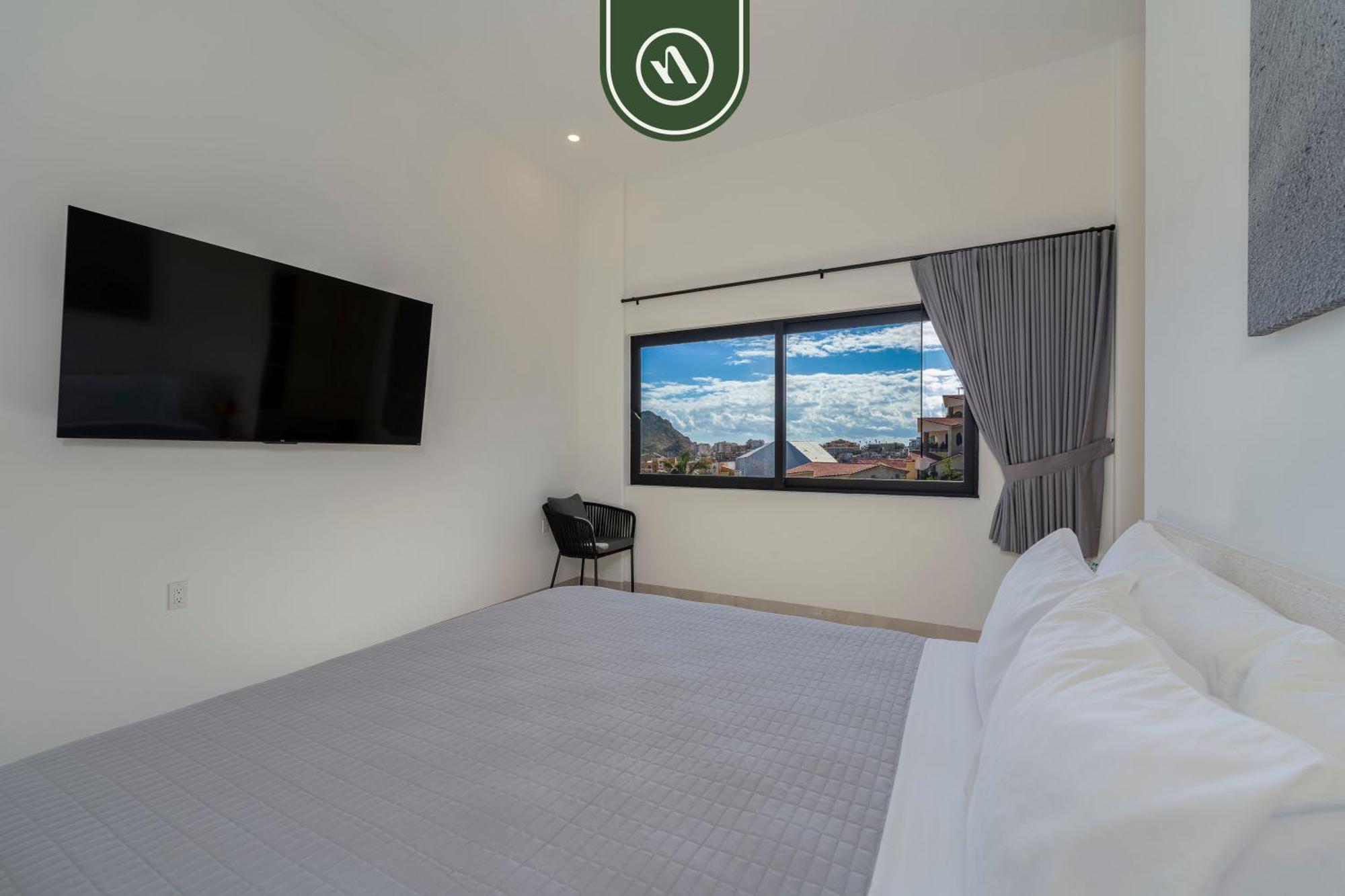Condo Near Marina - Downtown - Pool - King カボ・サン・ルーカス エクステリア 写真