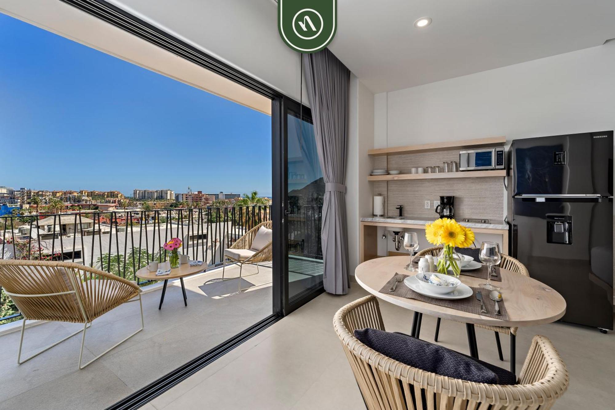 Condo Near Marina - Downtown - Pool - King カボ・サン・ルーカス エクステリア 写真