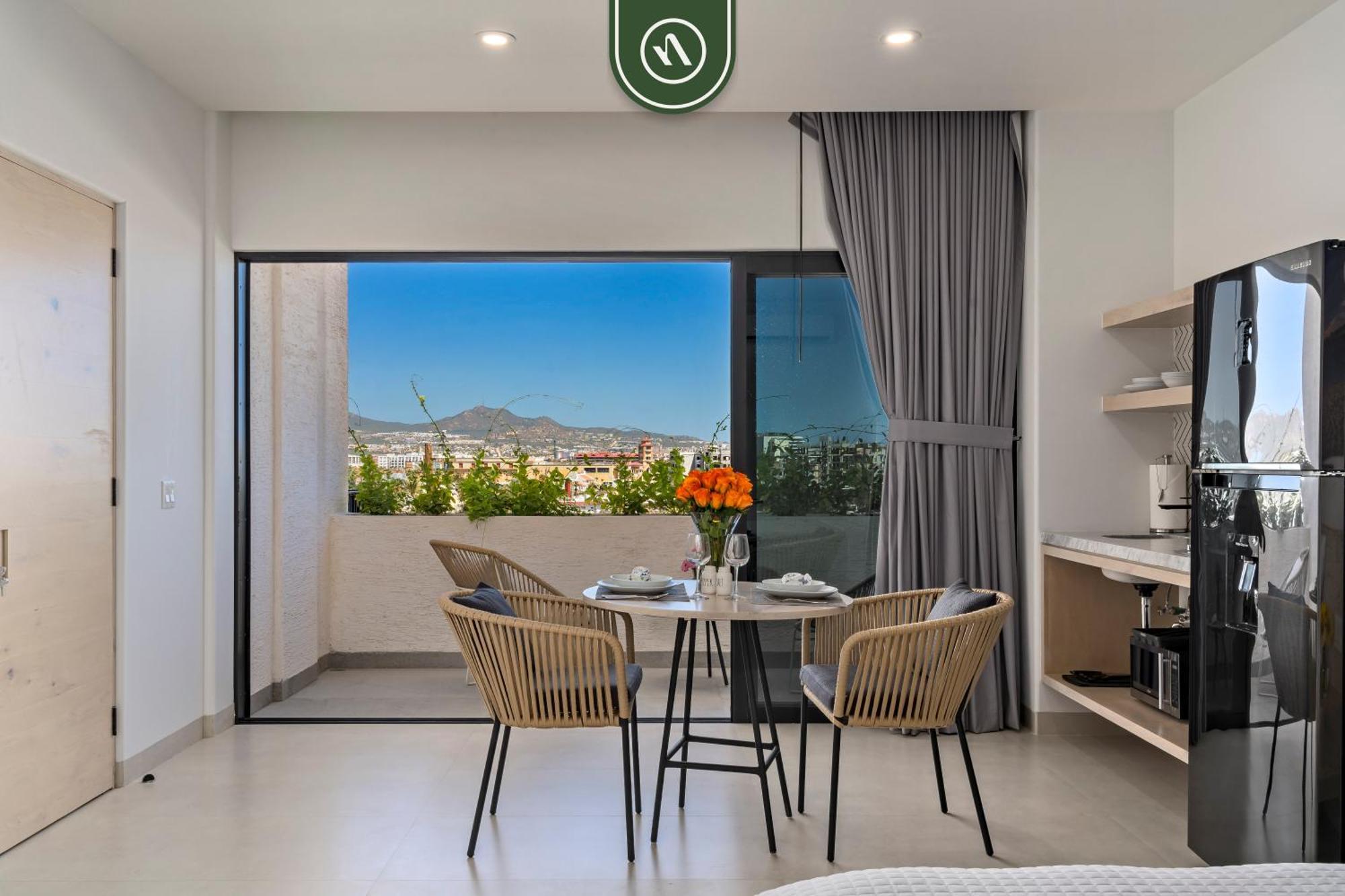 Condo Near Marina - Downtown - Pool - King カボ・サン・ルーカス エクステリア 写真