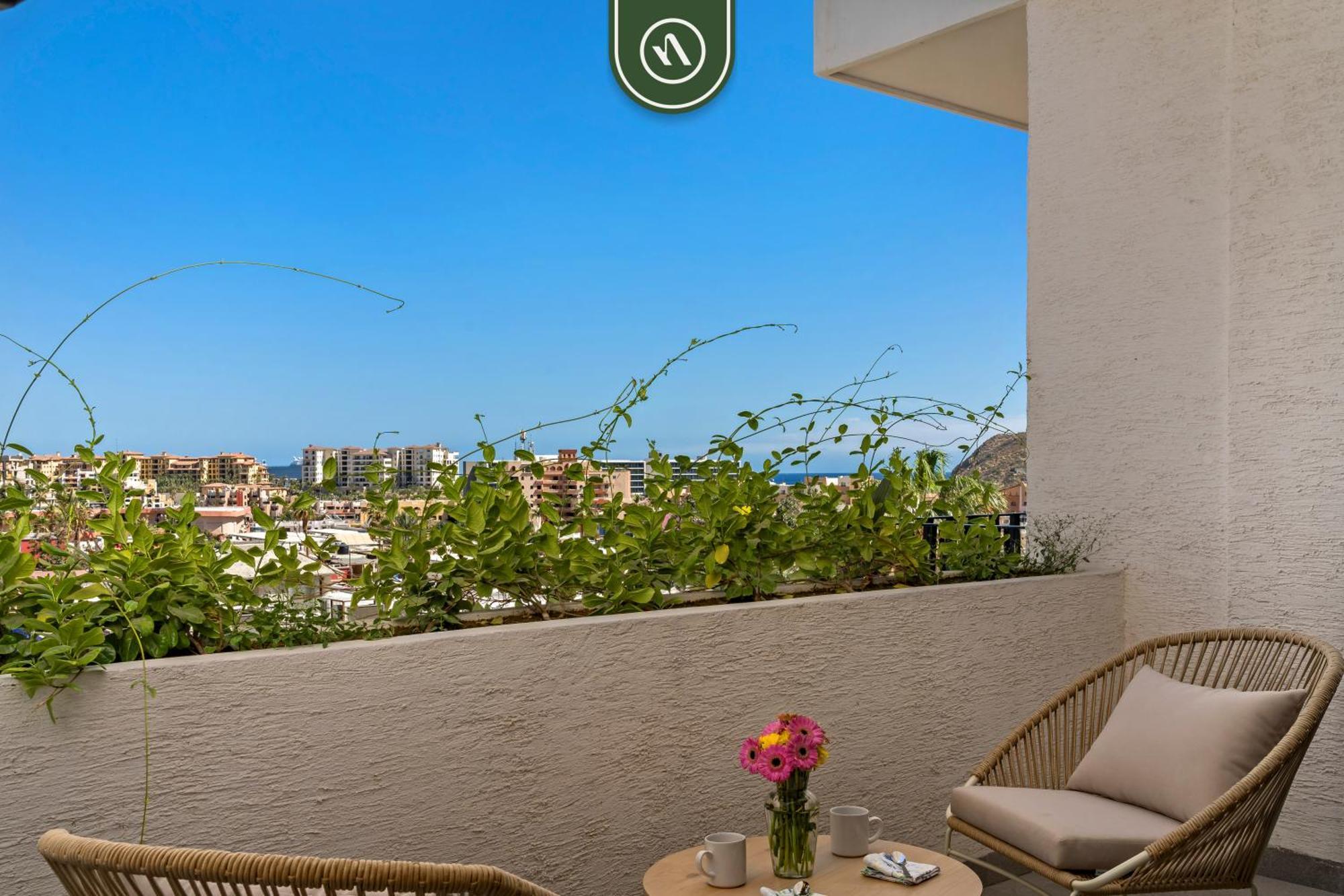 Condo Near Marina - Downtown - Pool - King カボ・サン・ルーカス エクステリア 写真