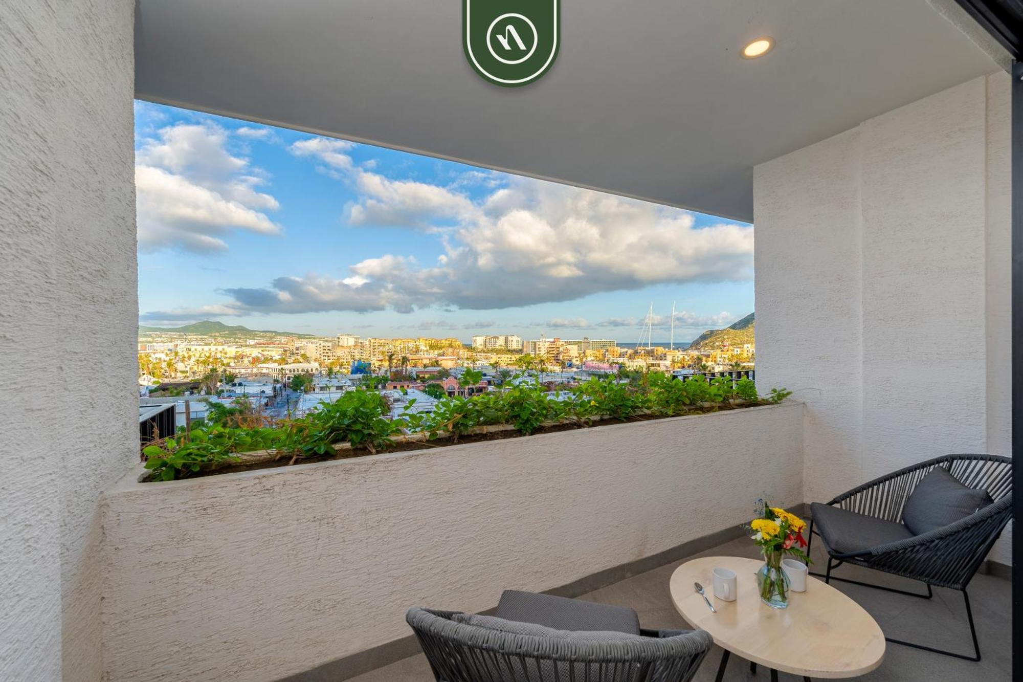 Condo Near Marina - Downtown - Pool - King カボ・サン・ルーカス エクステリア 写真